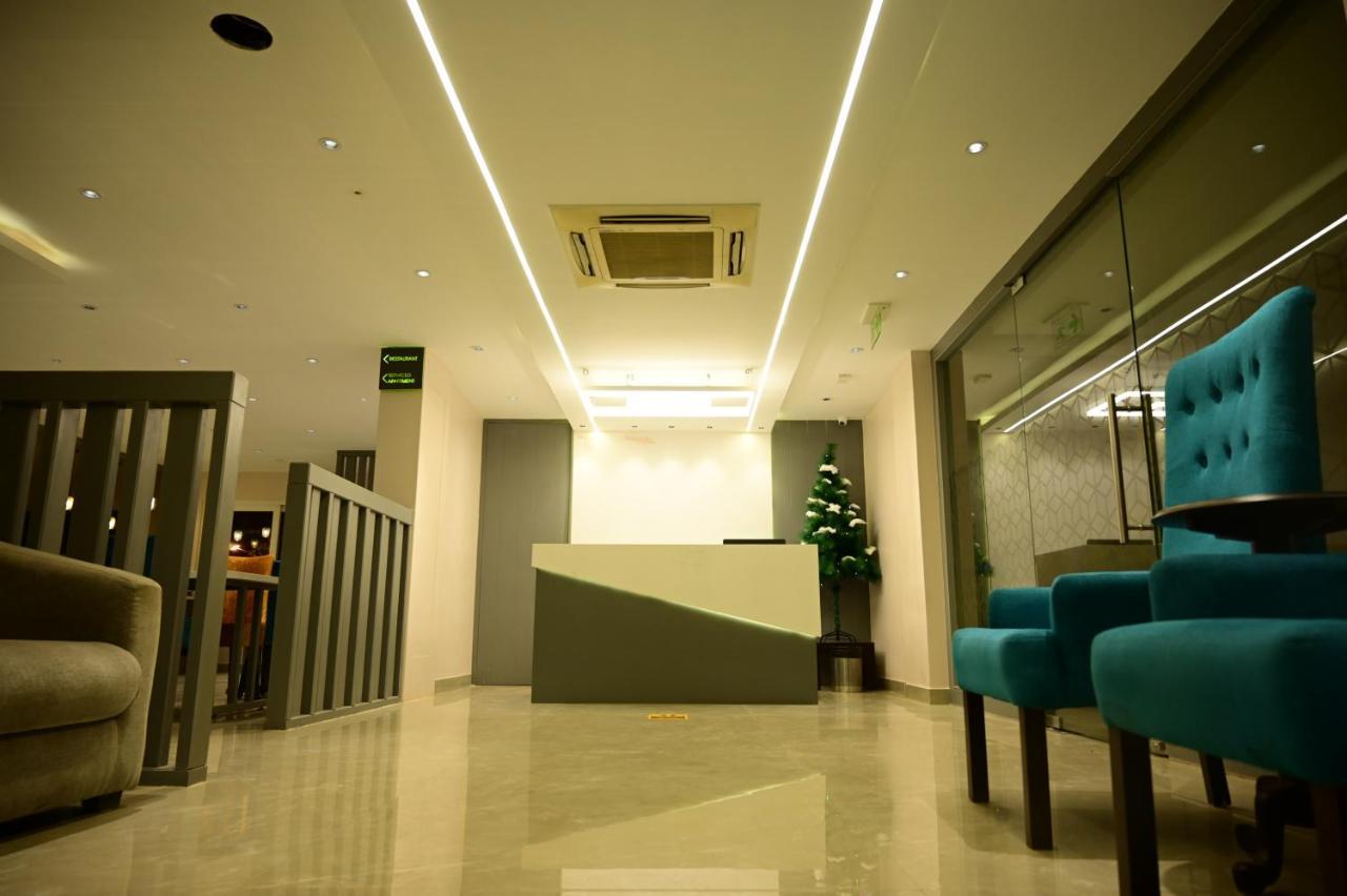 Hotel Sterling Keys By Tgi Bangalore Exterior foto