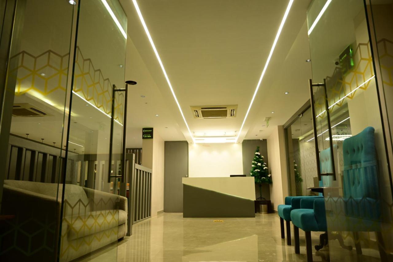 Hotel Sterling Keys By Tgi Bangalore Exterior foto